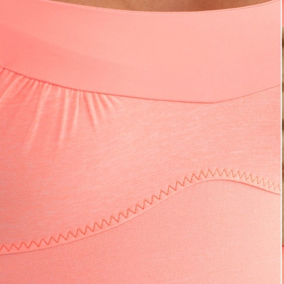 Lulu 🍋 scoop me up Tank size 6 - Picture 6 of 11